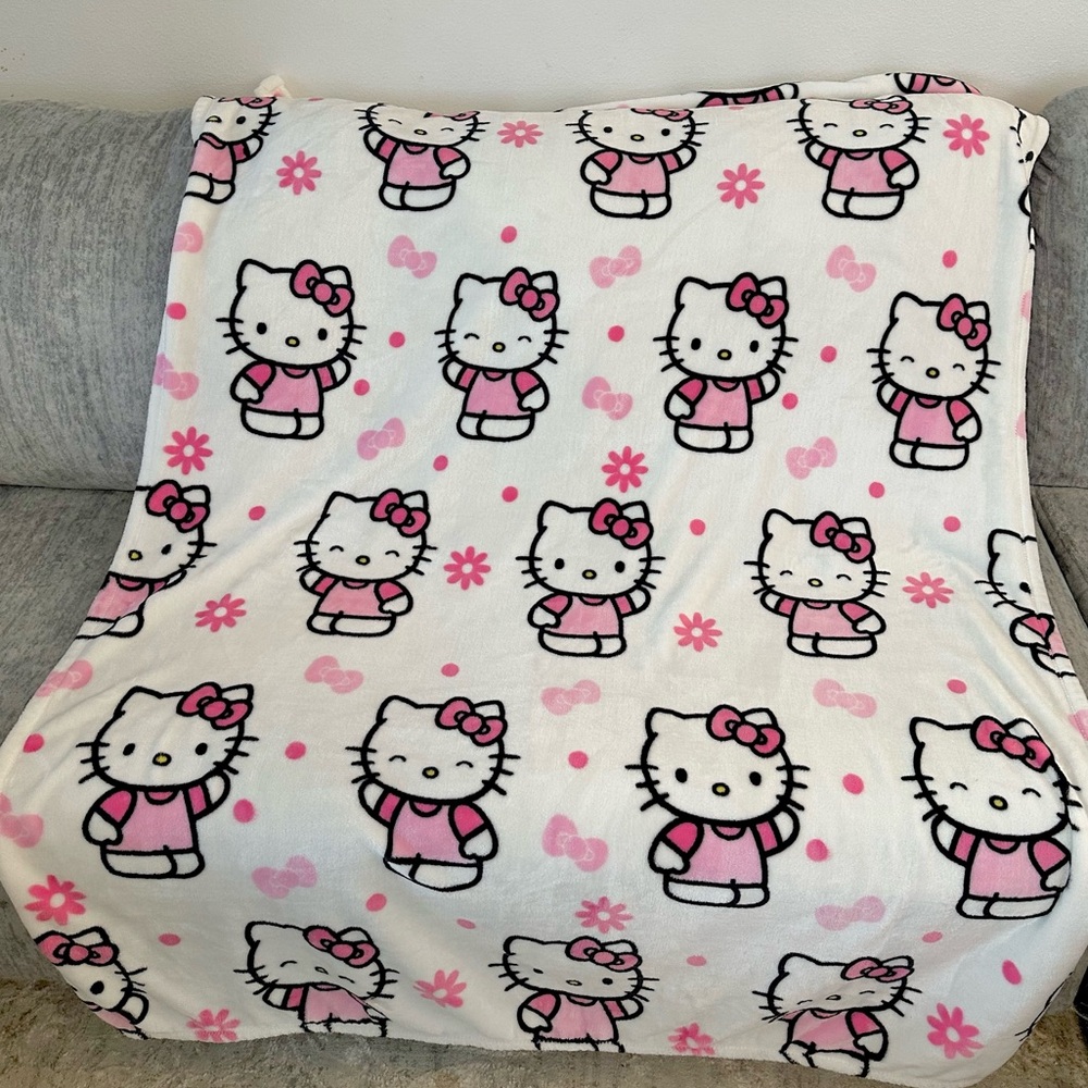 Hello kitty bundle - Picture 2 of 3